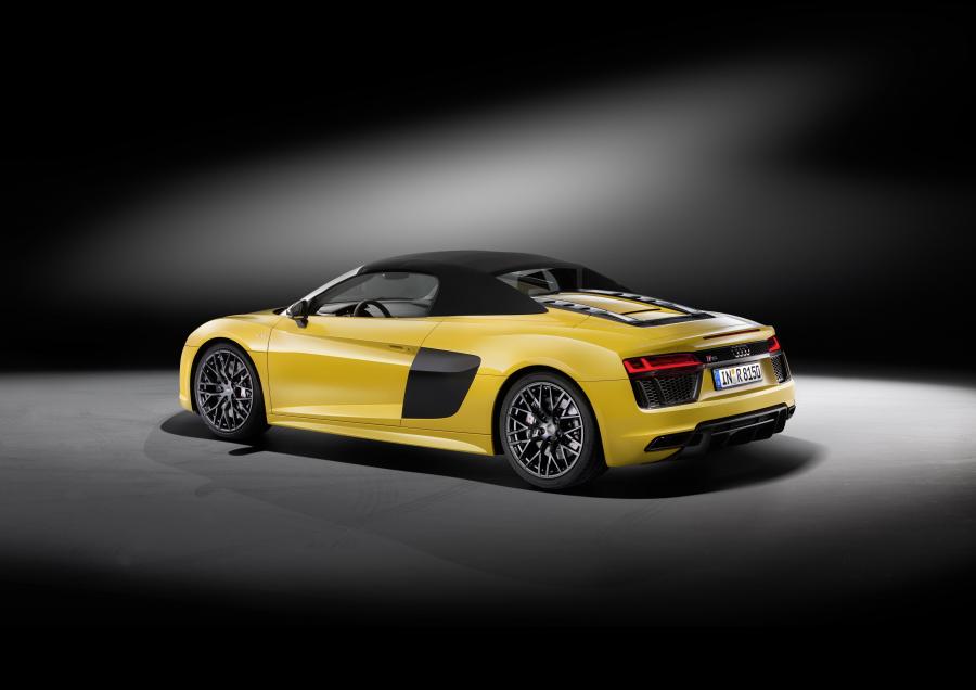  Audi R8 Spyder V10 2016 года  (WW) (фото 25 из 61)